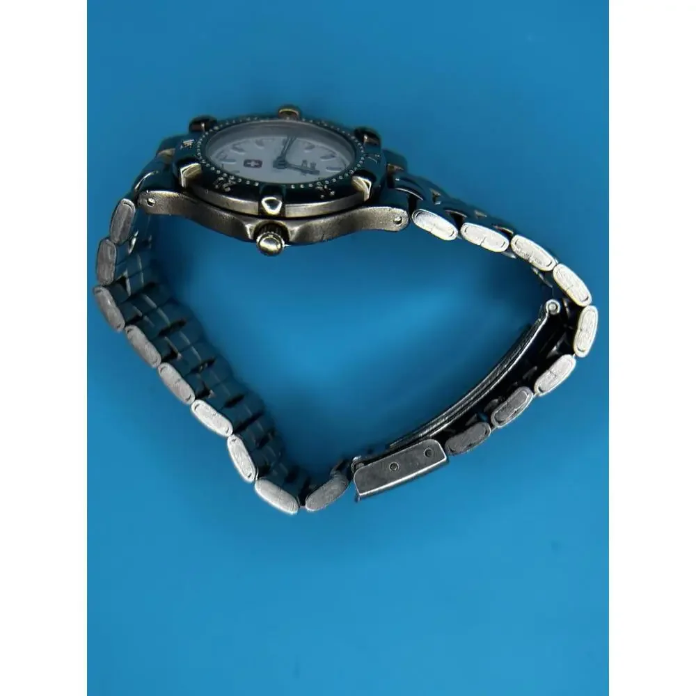 Swiss Military Swiss Made Stainless Steel Rotating Bezel New Battery - Picture 6 of 6